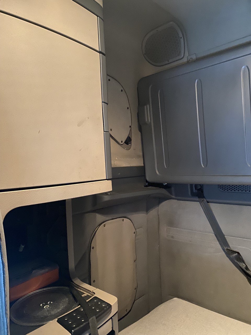 Vehicle photo 10