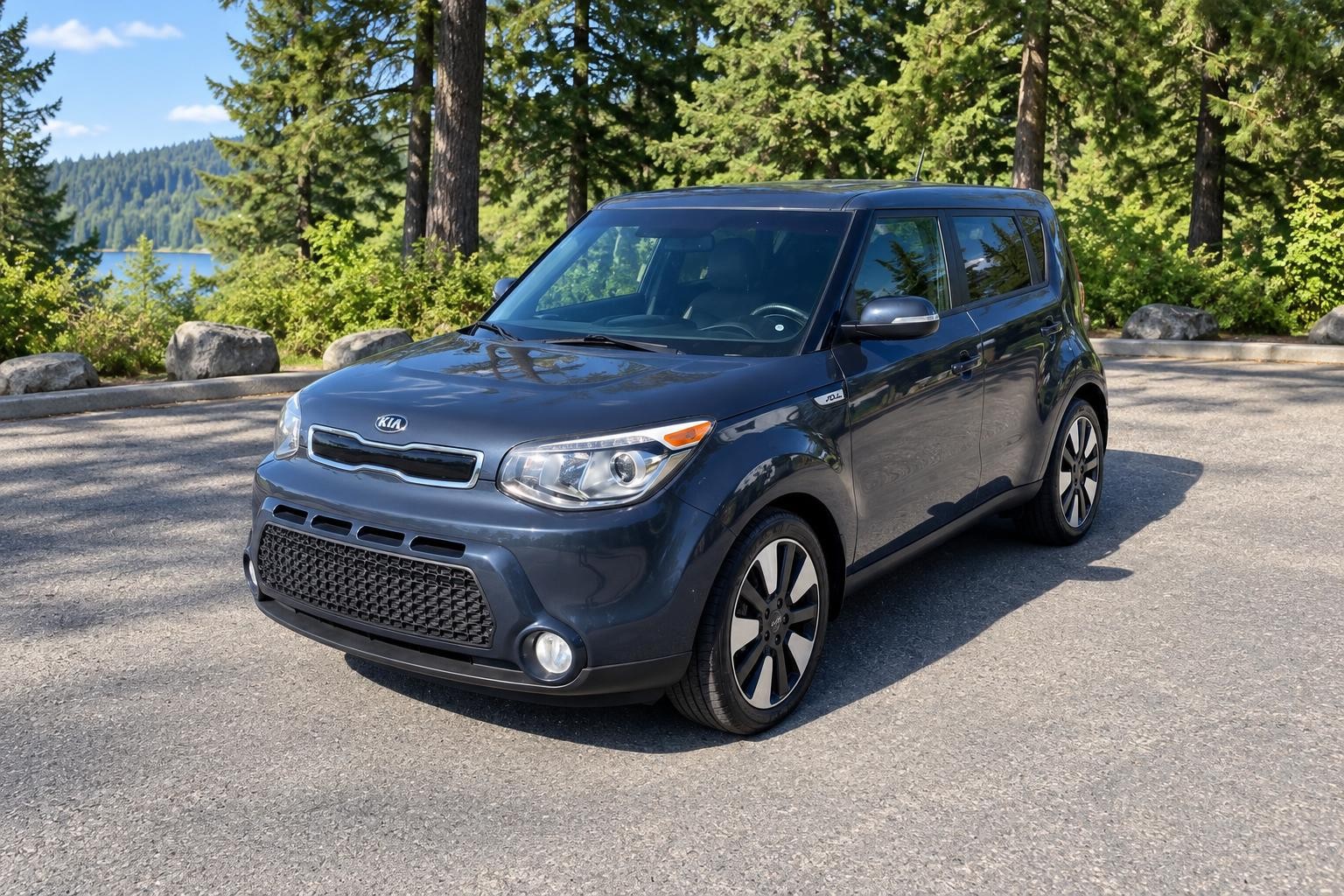 Vehicle photo 2