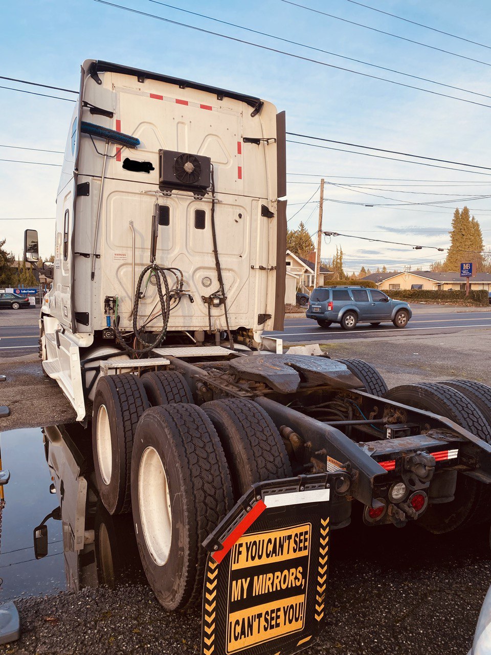 Vehicle photo 3
