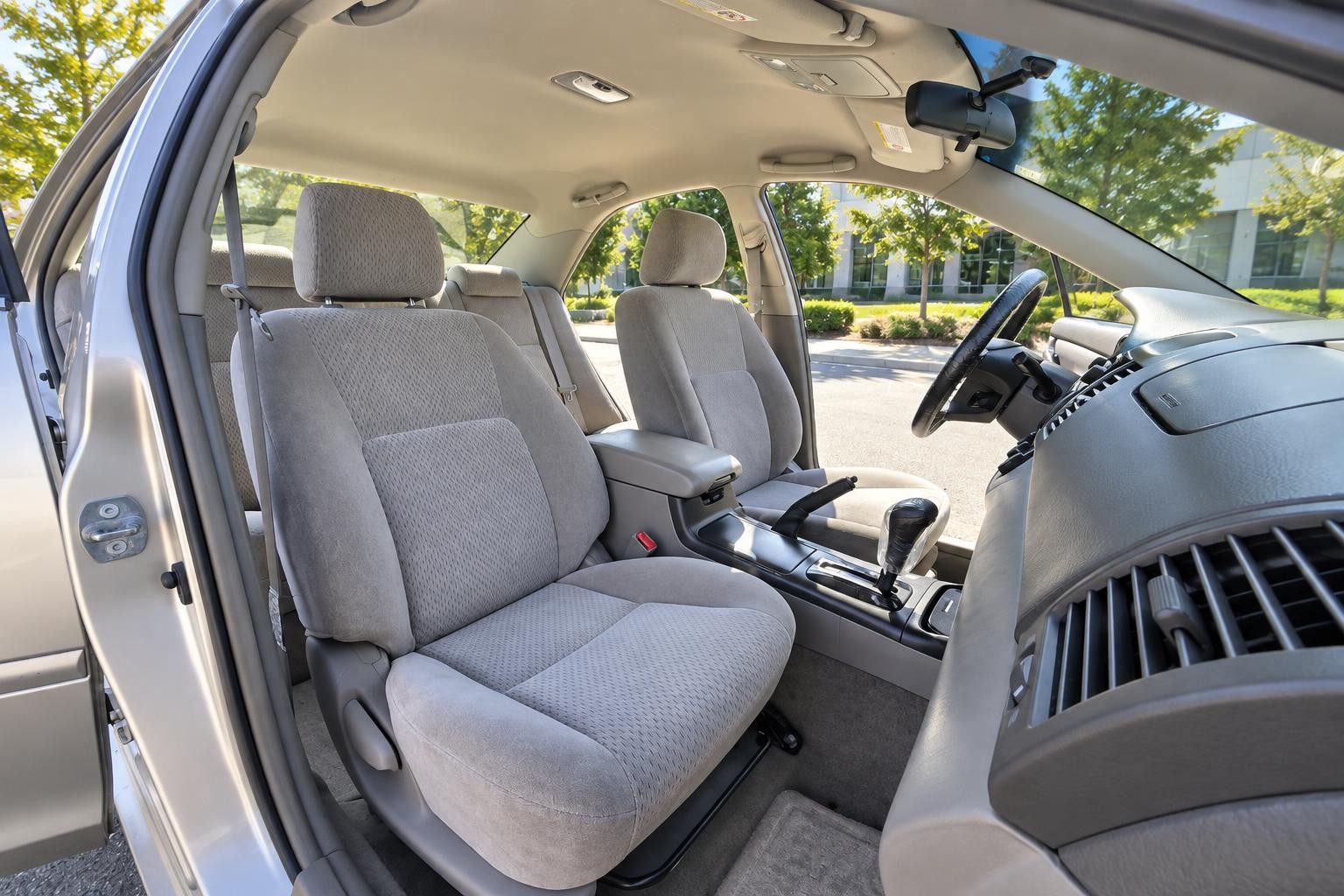 Vehicle photo 10