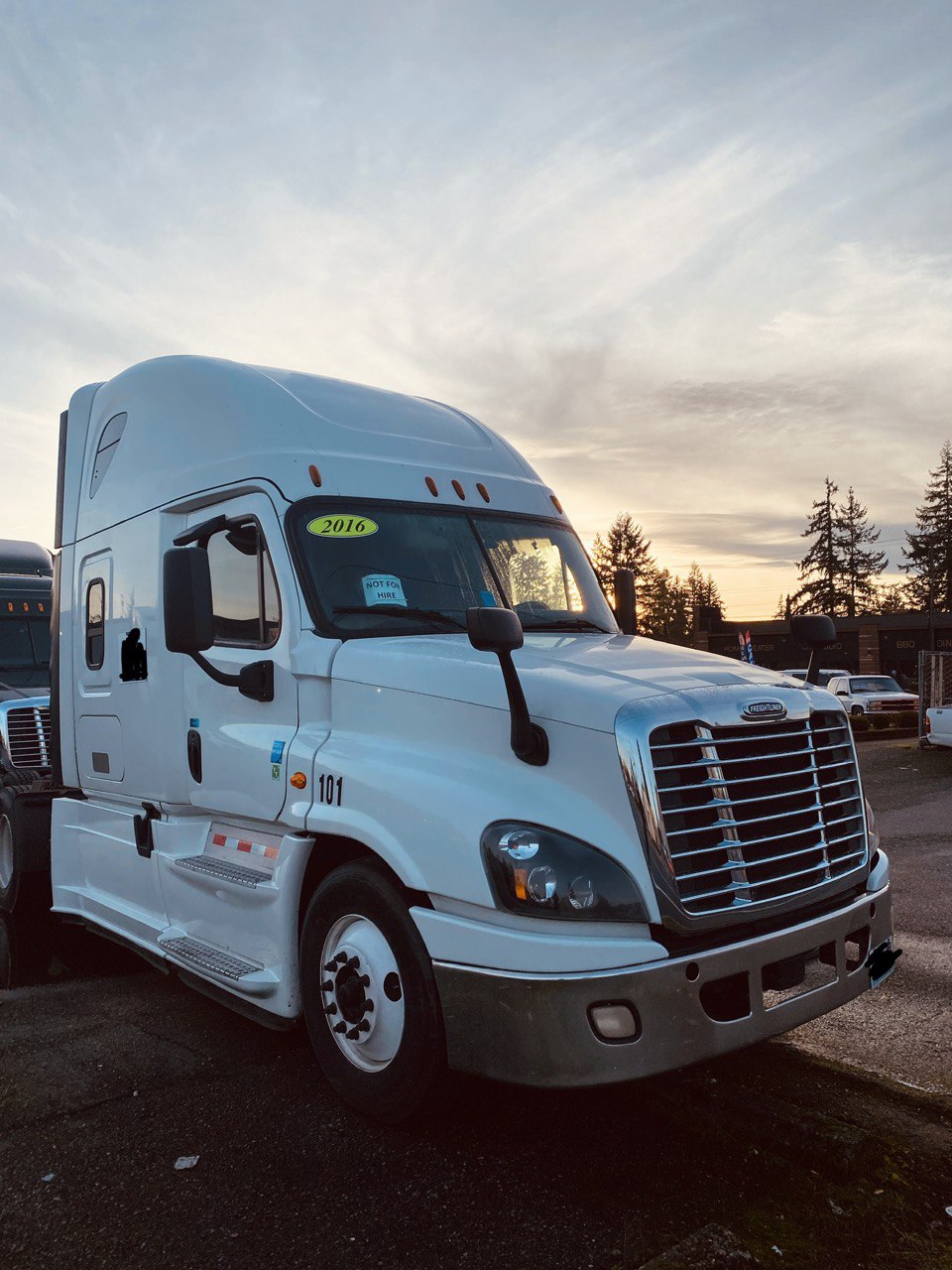 2016 Freightliner Cascadia used vehicle for sale at Oxy Auto