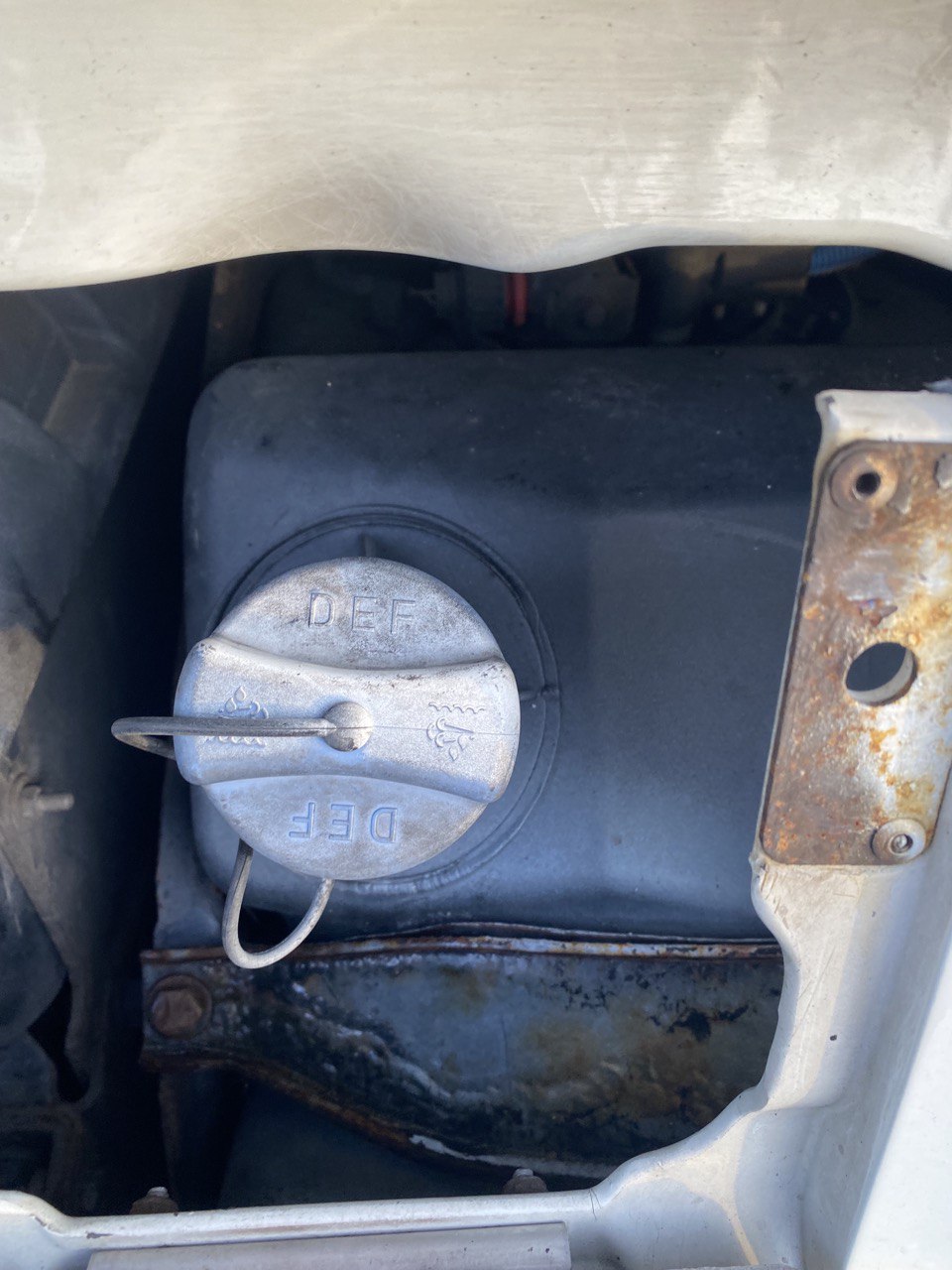Vehicle photo 8