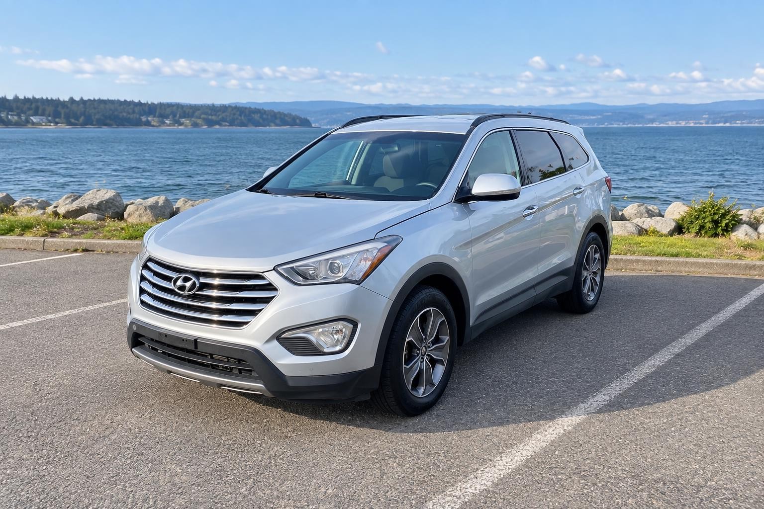 Vehicle photo 2