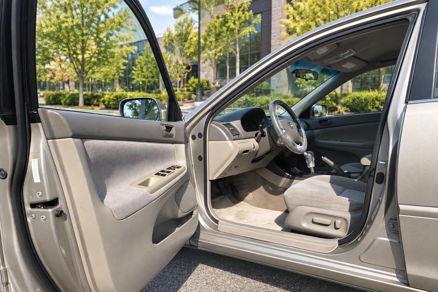 Vehicle photo 5