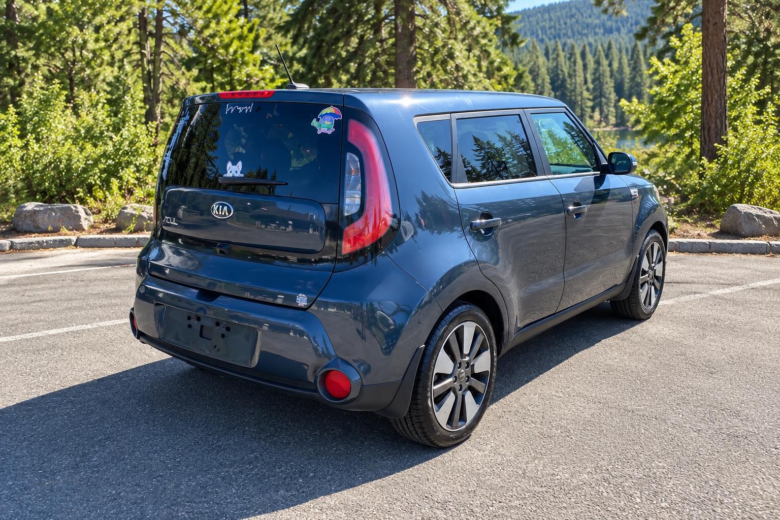 Vehicle photo 4