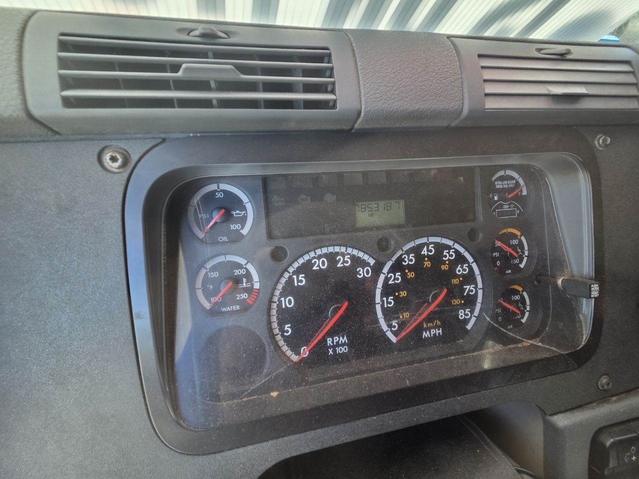 Vehicle photo 5