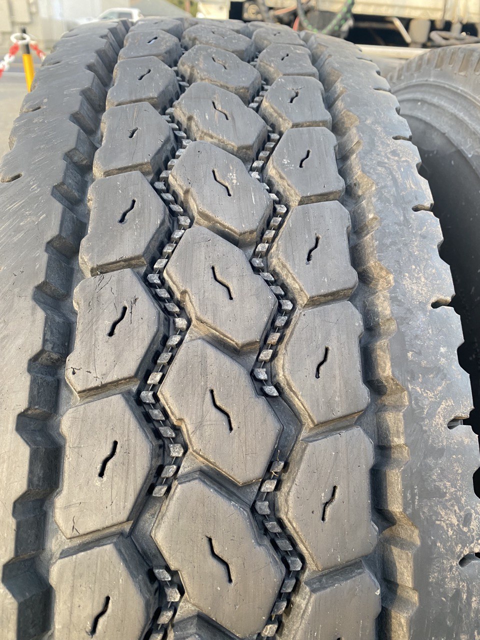 Vehicle photo 4